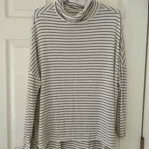 Loose striped turtle neck